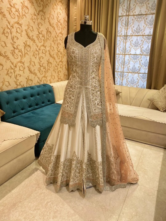 beautiful-readymade-silk-suit